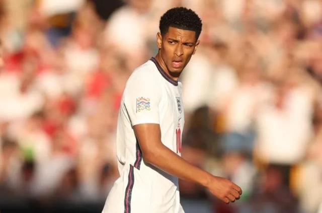 跟队：邓弗里斯很可能缺席米兰德比，奥古斯托做好顶替准备