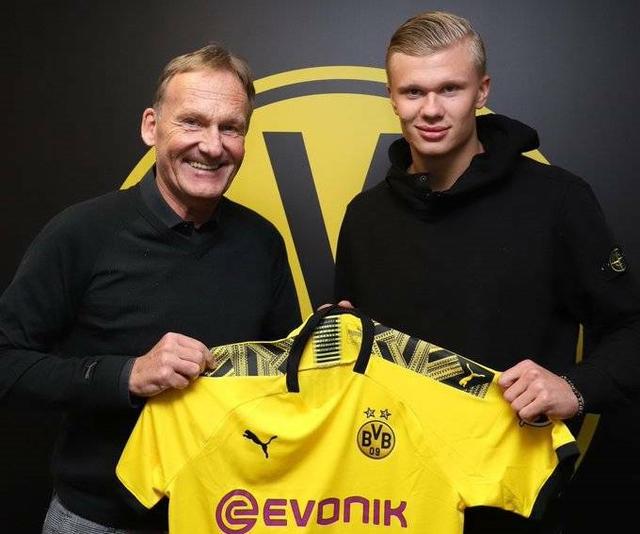 乔治娜：等C罗求婚等了十年，这枚订婚戒指是最起码的礼物（乔治娜直言：等C罗求婚整整十年，这枚订婚戒指不过是最基本的诚意）