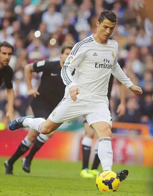 队报列明夏合同到期球员最佳阵：拜仁3人、利物浦2人在列（《队报》评今夏合同到期球员最佳阵：拜仁3将、利物浦2人入围）